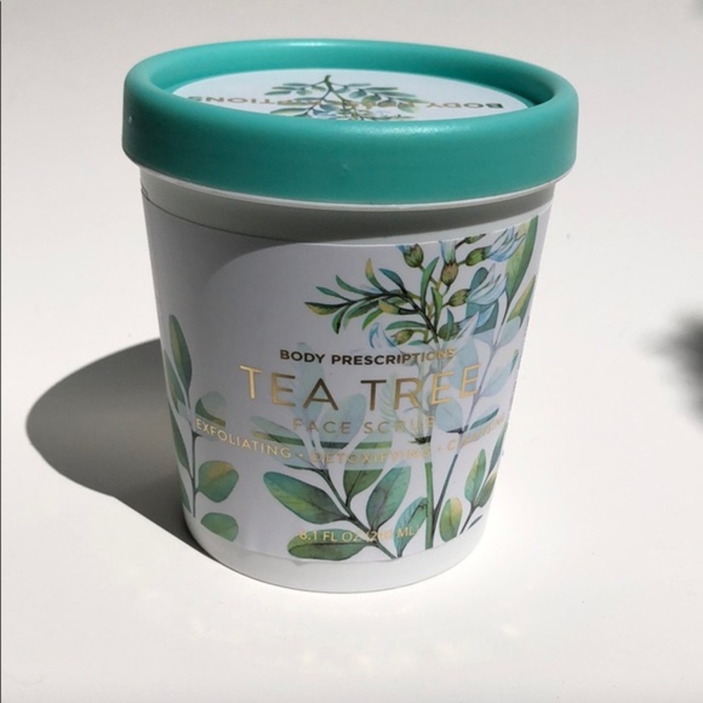 🛁TEA TREE FACE SCRUB🛁